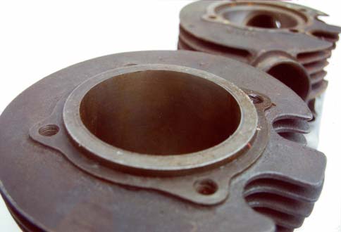 Triumph 500 motorcycle cylinder and head closer view