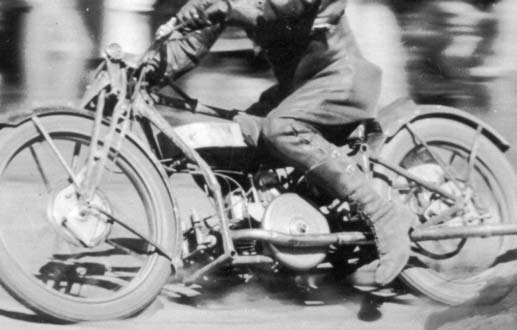 Alex Kynoch veteran Douglas motorcycle dirt track racing
