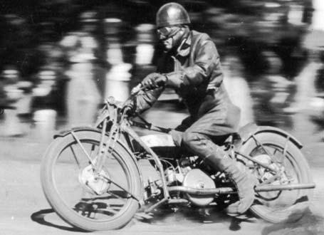 Alex Kynoch veteran Douglas motorcycle dirt track racing